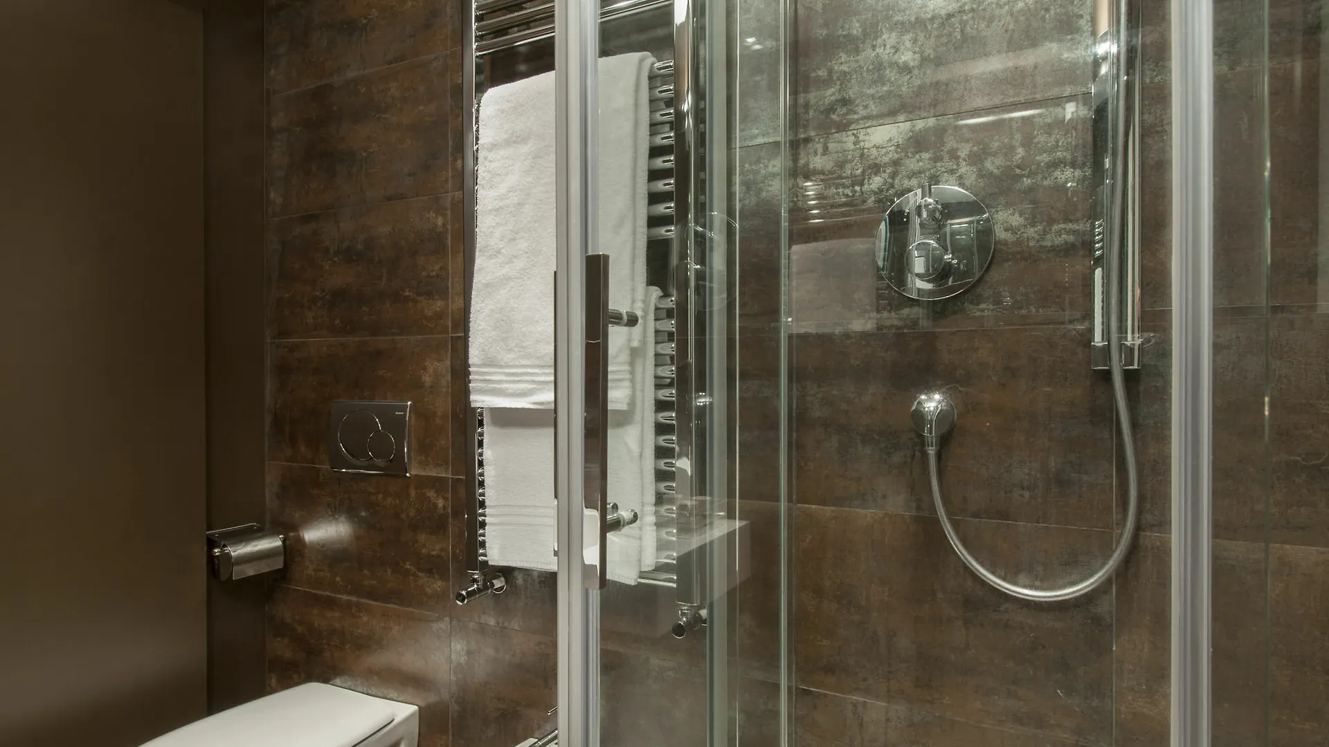 Apartment Fifty Eight Suites Milan Italy