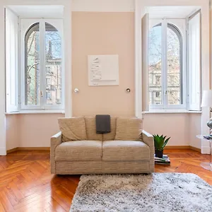  Apartment Porta Romana Cozy